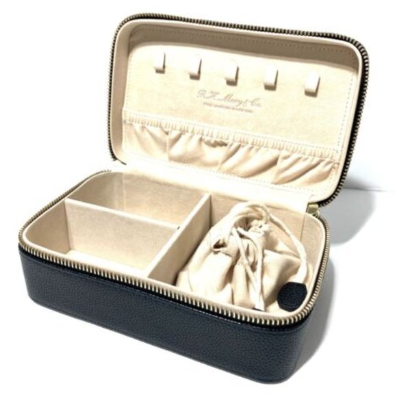 NWT Rectangular Zip Jewelry Case Black - Picture 1 of 3